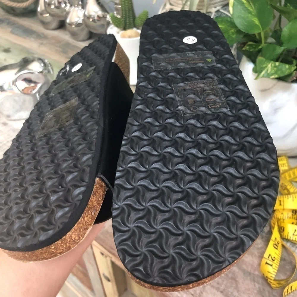 Mario Lopez Mens Slides NWT